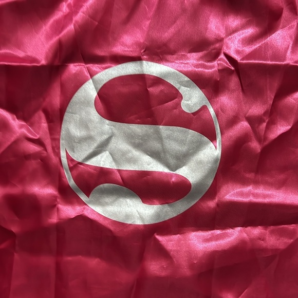 Reversible Super Hero Cale - Picture 2 of 6